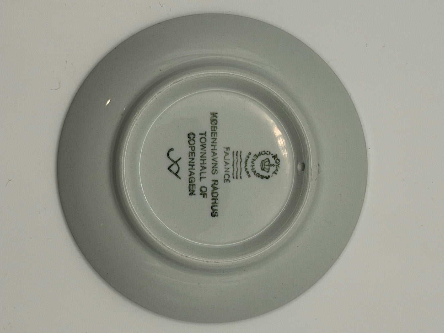 Vintage 1985 Royal Copenhagen Mini Christmas Plate – Townhall of Copenhagen